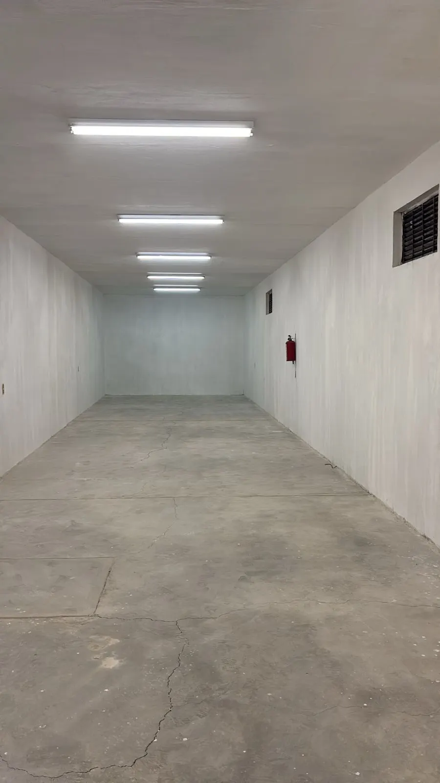 Interior de la bodega grande